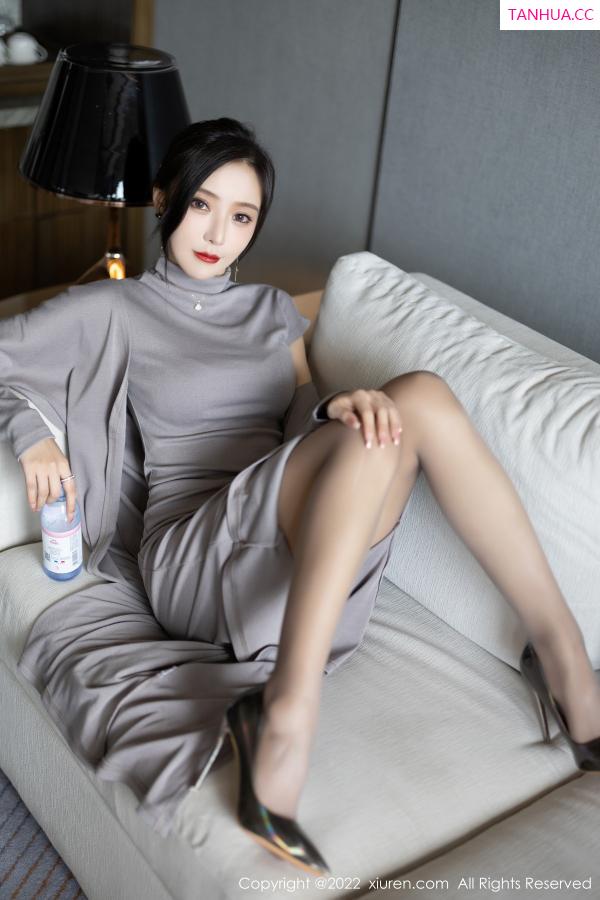 王馨瑶  [XiuRen]高清写真图 2022.10.21 No.5745 王馨瑶yanni 美腿丝袜第28张图片